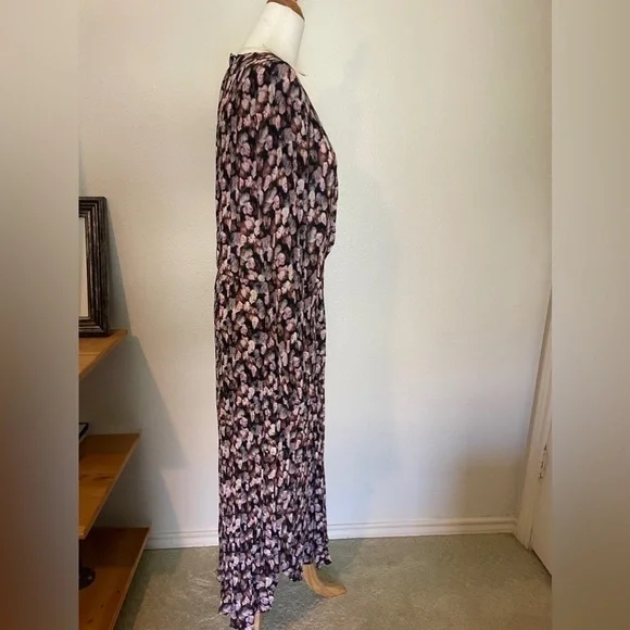 Vince Floral Long Sleeve Dress.NWT. - Picture 2 of 9